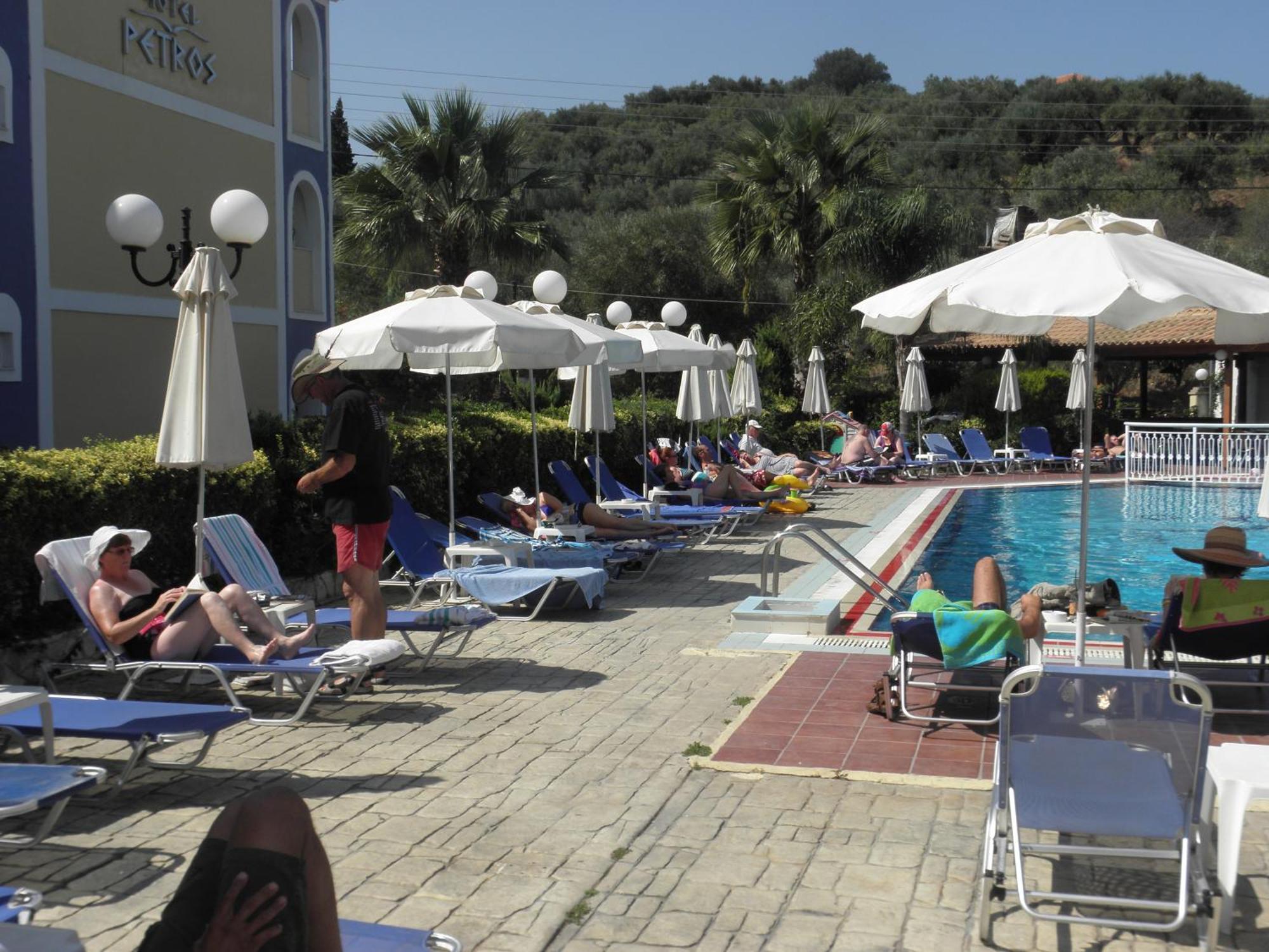 Hotel Petros Tsilivi  Exterior photo